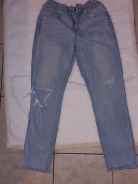 Light Blue Distressed Women’s Jeans